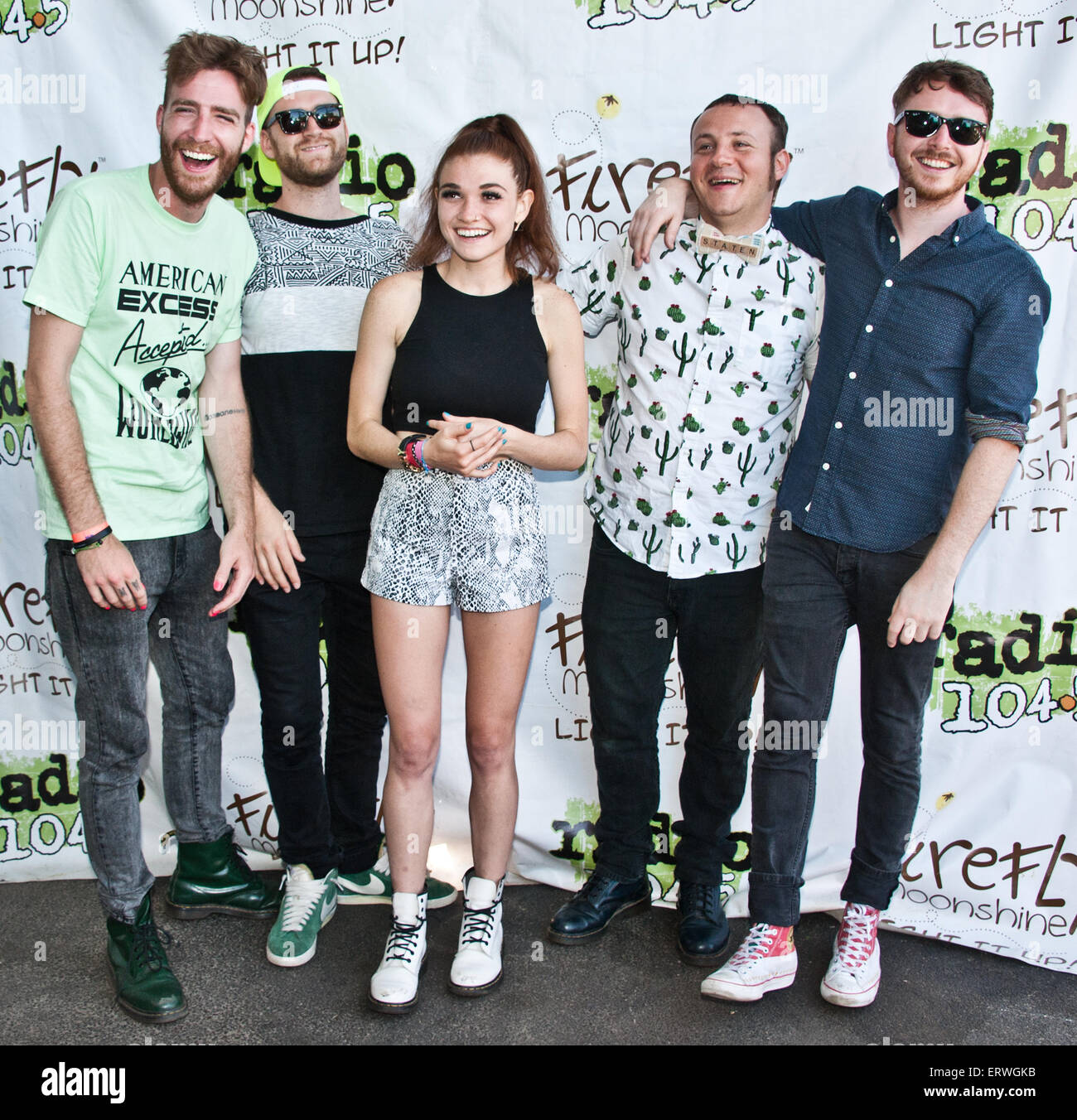 Philadelphie, Pennsylvanie, USA. 7 juin, 2015. MisterWives posent à Radio 145,5 millions aujourd''s Summer Block Party au Festival Pier le 07 juin 2015 à Philadelphie, Pennsylvanie, États-Unis. Crédit : Paul Froggatt/Alamy Live News Banque D'Images Philadelphie, Pennsylvanie, USA. 7 juin, 2015. MisterWives posent à Radio 145,5 millions aujourd''s Summer Block Party au Festival Pier le 07 juin 2015 à Philadelphie, Pennsylvanie, États-Unis. Crédit : Paul Froggatt/Alamy Live News Banque D'Images