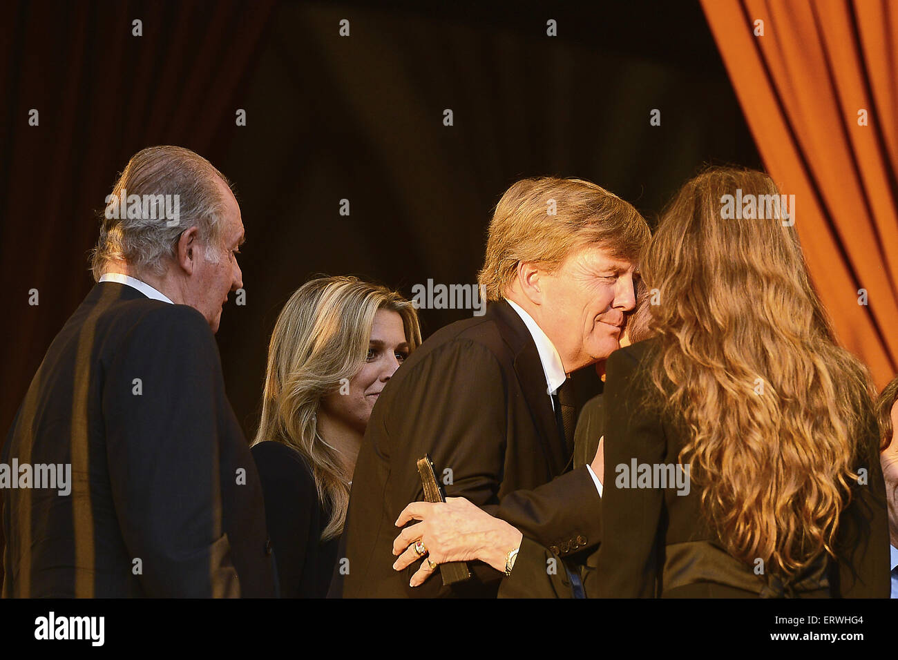 Madrid, Espagne. 8 juin, 2015. Le roi Felipe VI d'Espagne, la Reine Letizia d'Espagne, le Roi Willem-Alexander, Reine Maxima, la Princesse Beatrix, la Princesse Laurentien, le roi Siméon Sakskoburggotski Borisov et Margarita Gomez-Acebo, Miriam Ungria et fils assistera à la messe pour Fueneral Prince Kardam de Tarnovo à Los Jerenimos l'église le 8 juin 2015 à Madrid Crédit : Jack Abuin/ZUMA/Alamy Fil Live News Banque D'Images