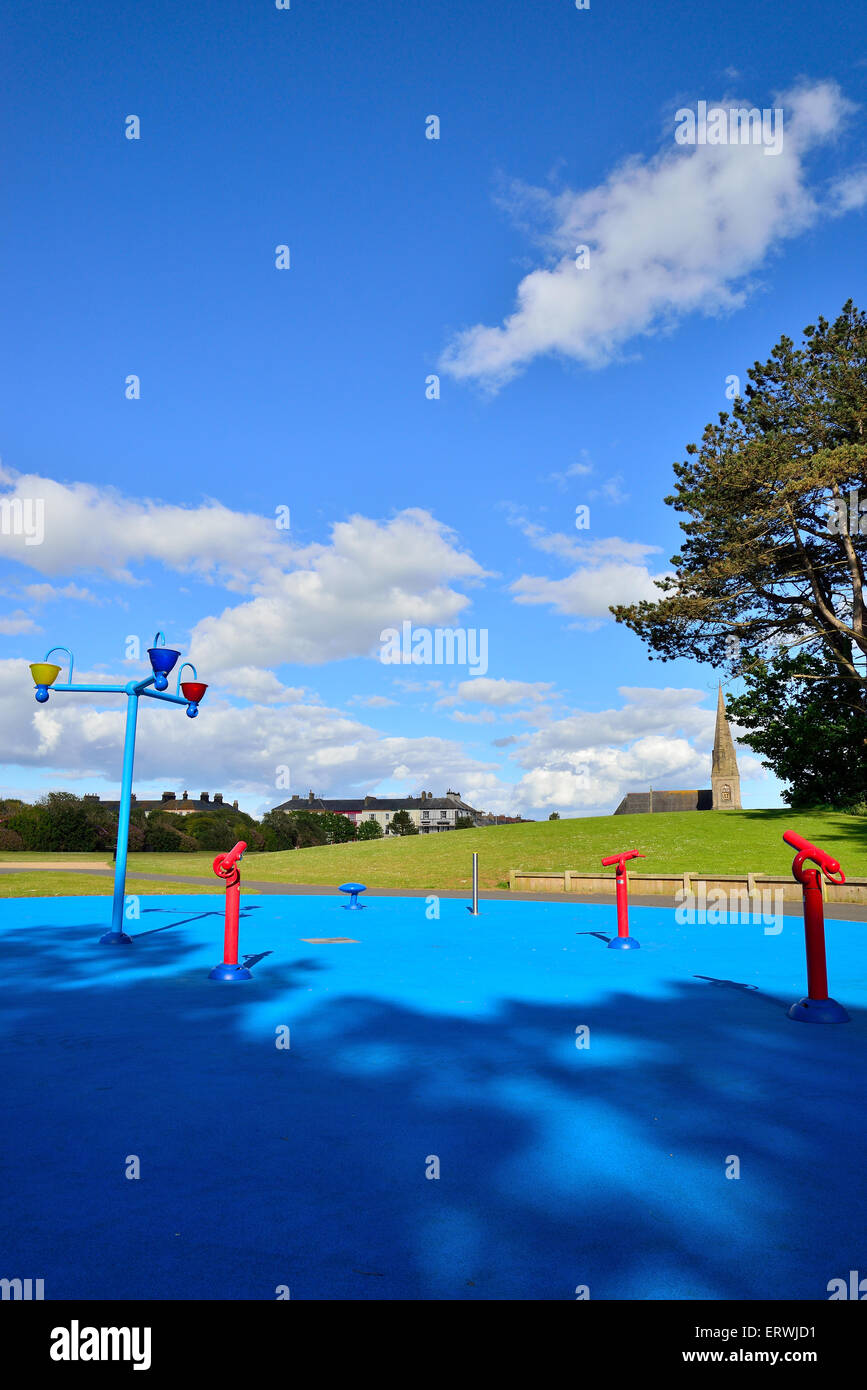 Splash pour enfants zone pad à silloth à l'ouest de la côte de Cumbria Banque D'Images