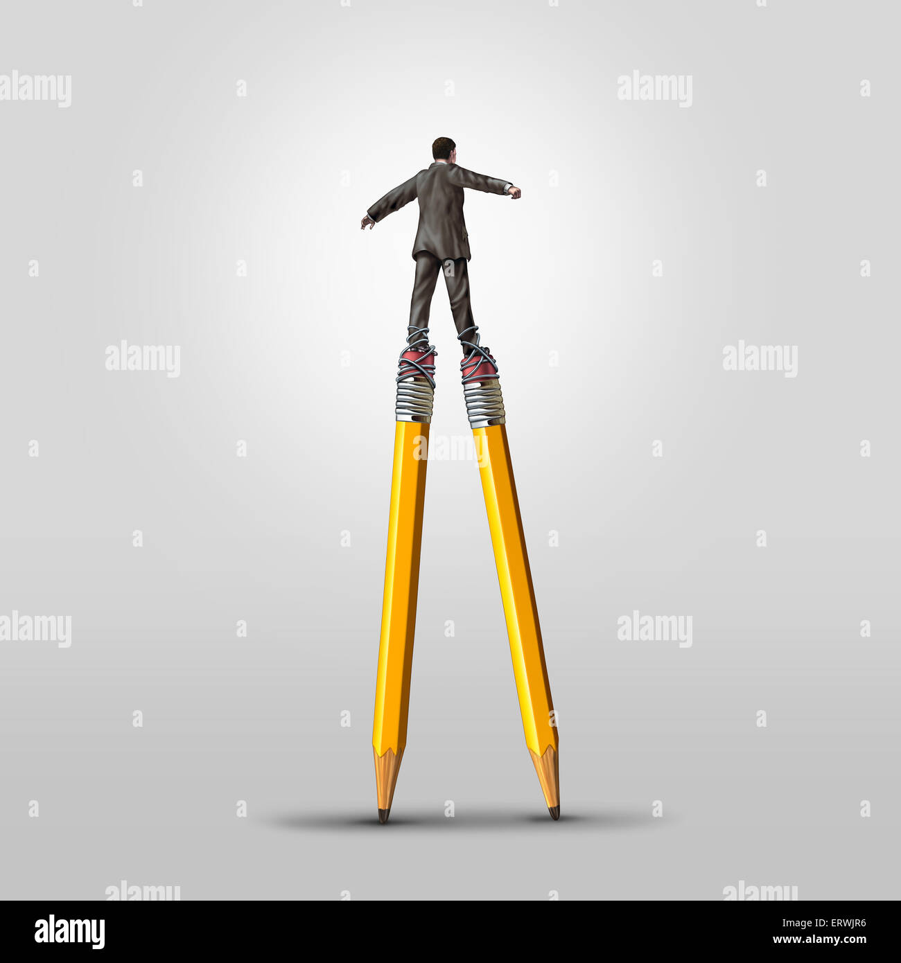 Compétence créative concept comme un habile homme d'affaires en équilibre sur des échasses crayon attaché à ses jambes comme une métaphore pour le leadership dans l'imagination et des idées de solutions innovatrices. Banque D'Images