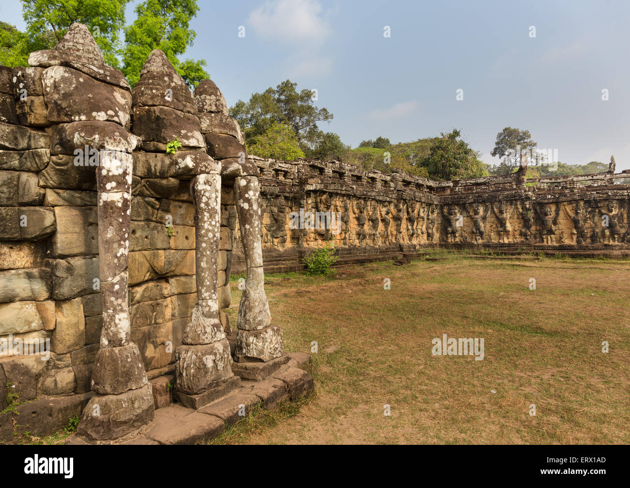 Terrasse de l'éléphant, l'éléphant à trois têtes, le sud de l'escalier, portail latéral, Angkor Thom, la Province de Siem Reap, Cambodge Banque D'Images