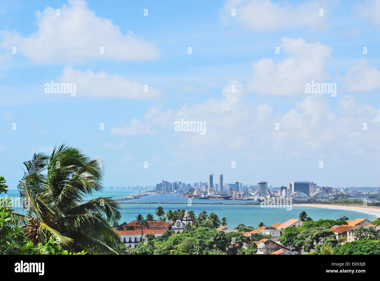 Recife, Pernambuco, Brésil, 2009. Une vue panoramique des collines de Recife d'Olinda. Banque D'Images