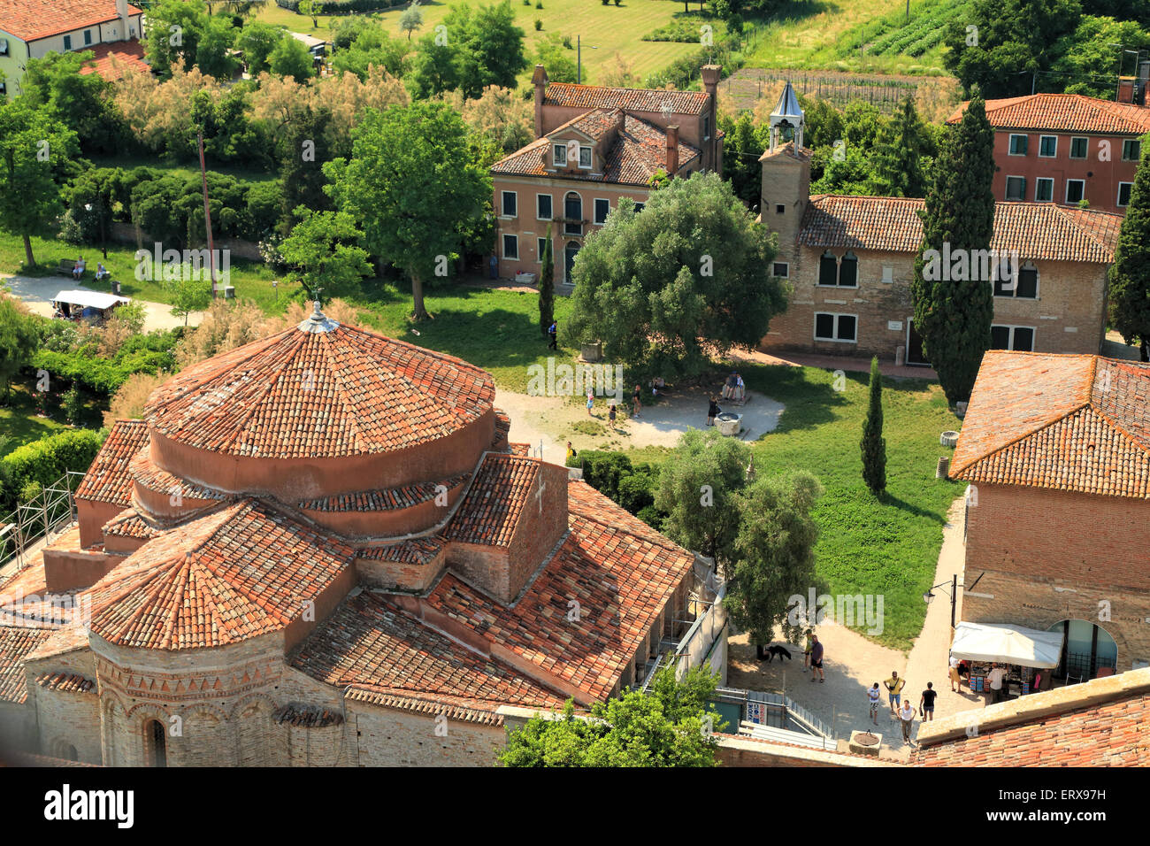 Vue depuis le campanile clocher de l'église de Santa Fosca, l'île de Torcello Banque D'Images