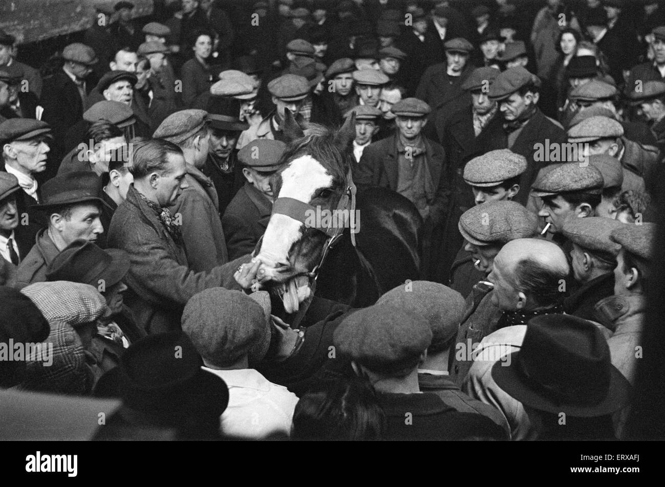 Panier et Van Horse Auction, New Kent Road, Londres, vers décembre 1947 Banque D'Images