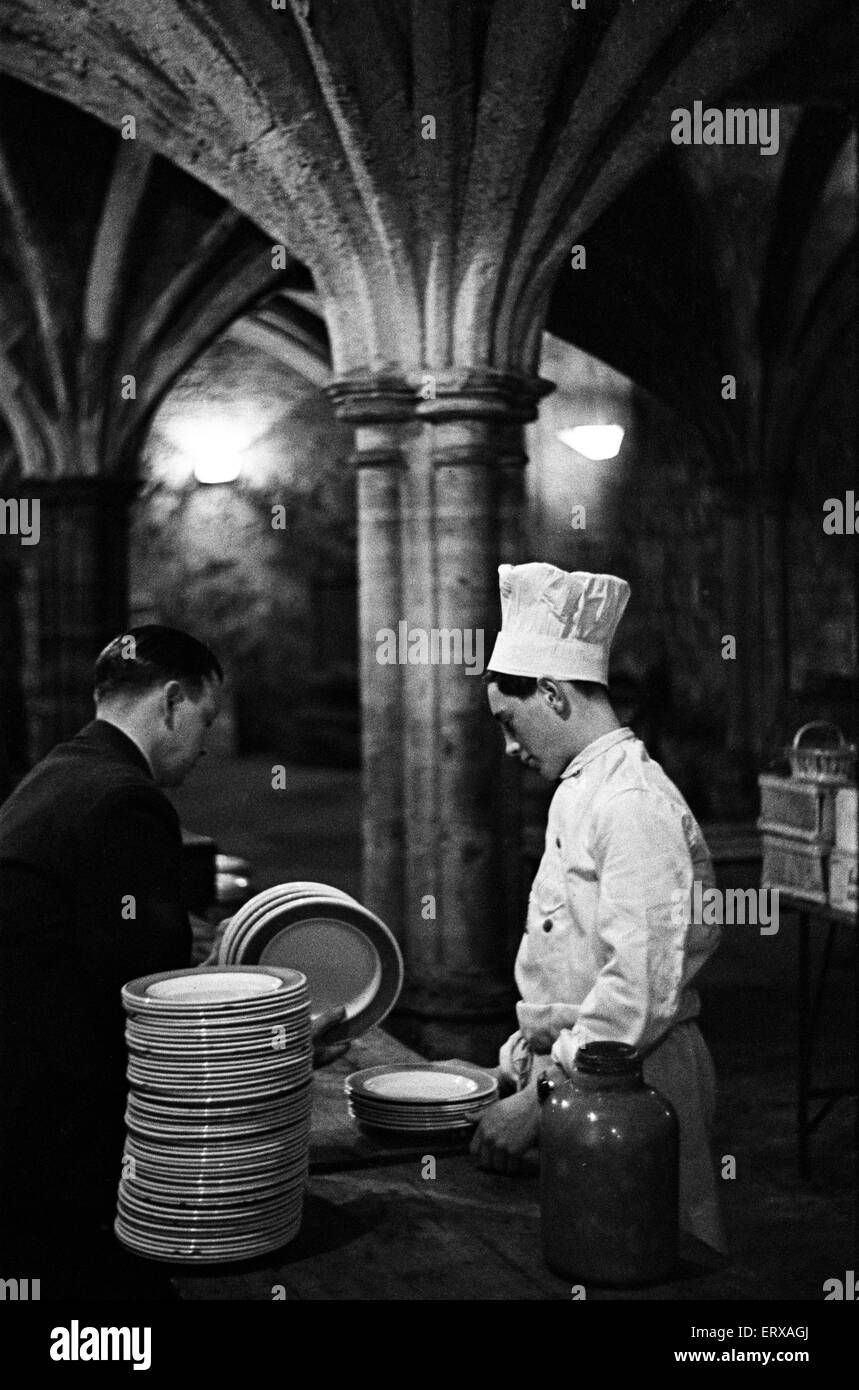 La cuisine Guildhall, Gresham Street, London, EC2. La nourriture est préparée pour un grand événement en juin 1947. Banque D'Images