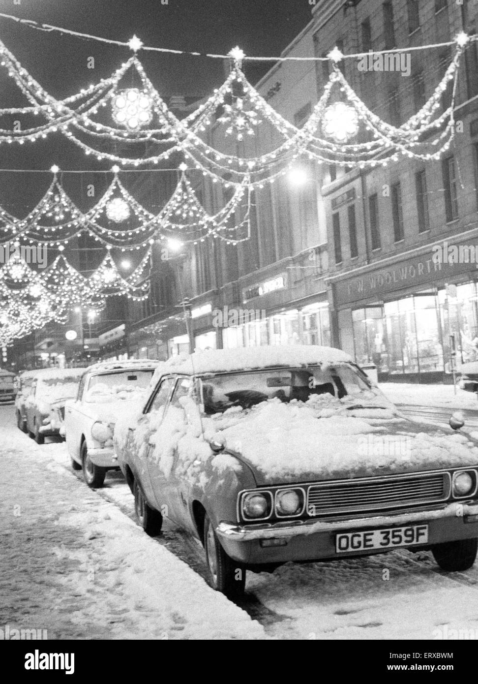 Winter Wonderland dans Sauchiehall Street, Glasgow, après la dernière nuit (chute de neige avait pris la ville par surprise, 6 janvier 1970. Banque D'Images
