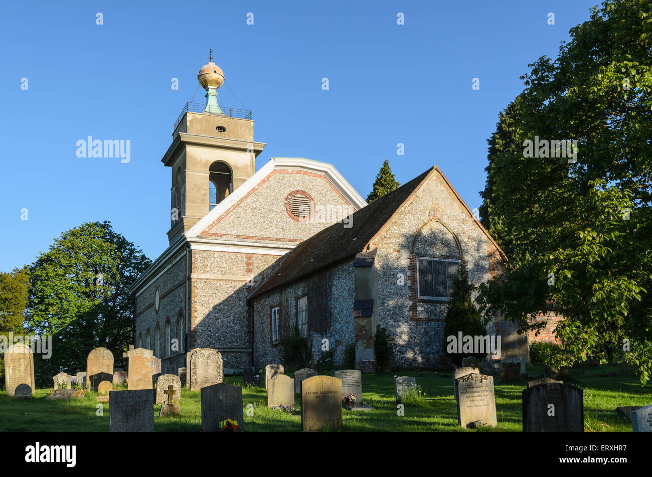 L'église Saint-Laurent, West Wycombe, England, UK est réputé pour avoir être le lieu de rencontre pour le célèbre Club Hellfire. Banque D'Images