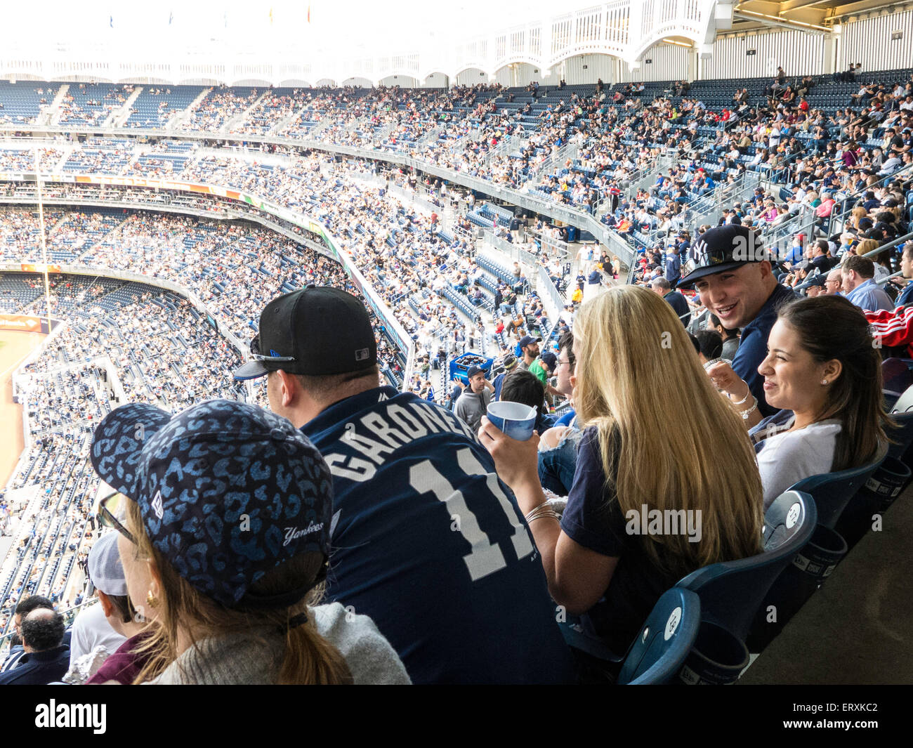 Fans de regarder Game Yankee Stadium, Bronx, New York Banque D'Images