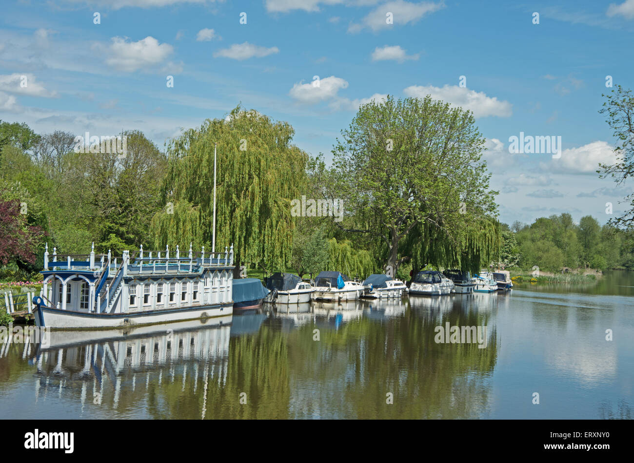Oxford college barge Banque de photographies et d'images à haute résolution  - Alamy