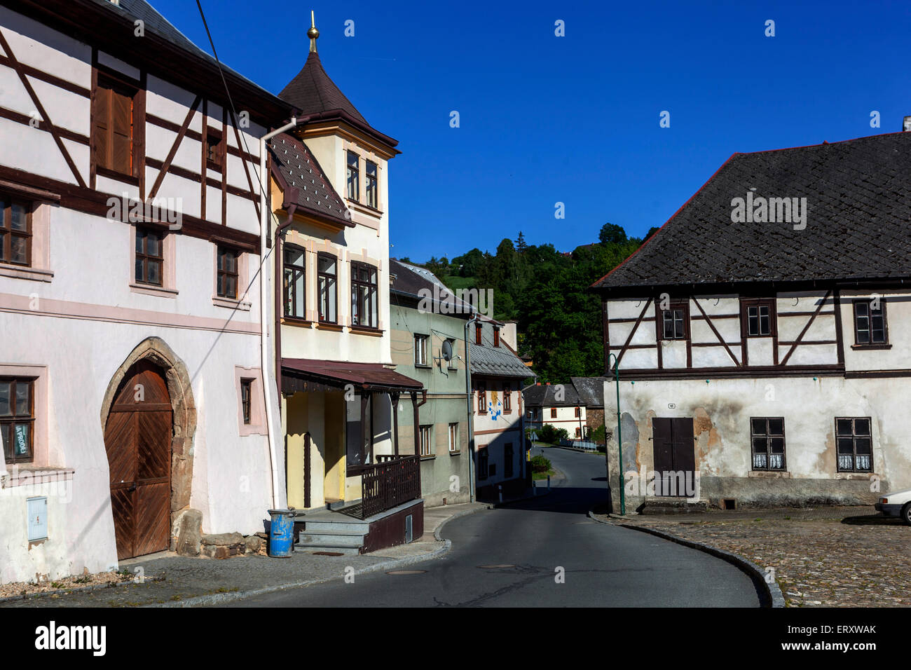 République tchèque Utery, une petite ville pittoresque de la région de Plzen, en Bohême de l'Ouest, maisons Renaissance place pavée Banque D'Images