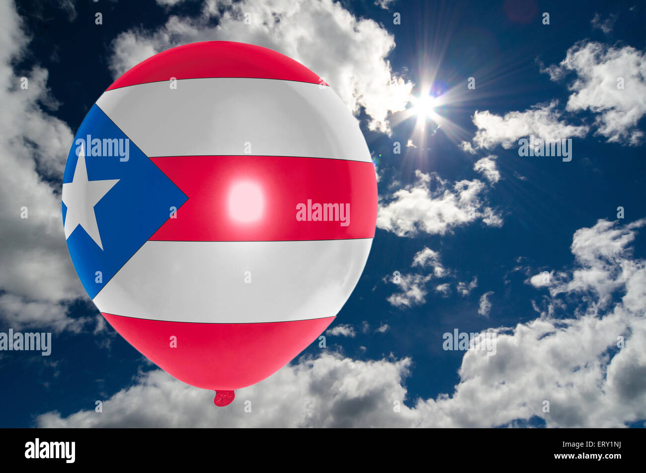 Ballon en couleurs de puertorico flag flying on blue sky Banque D'Images