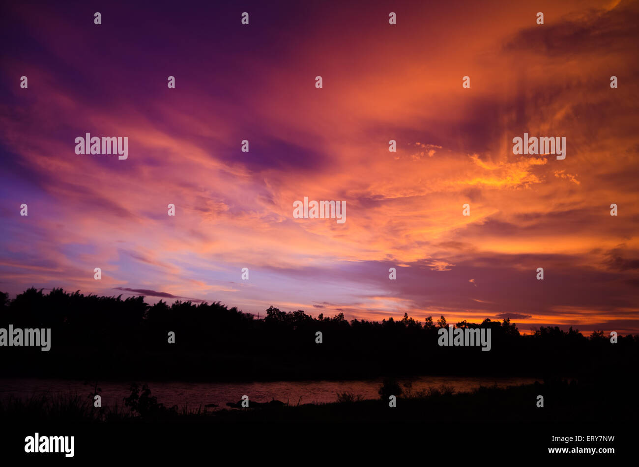 Grand ciel soleil Banque D'Images