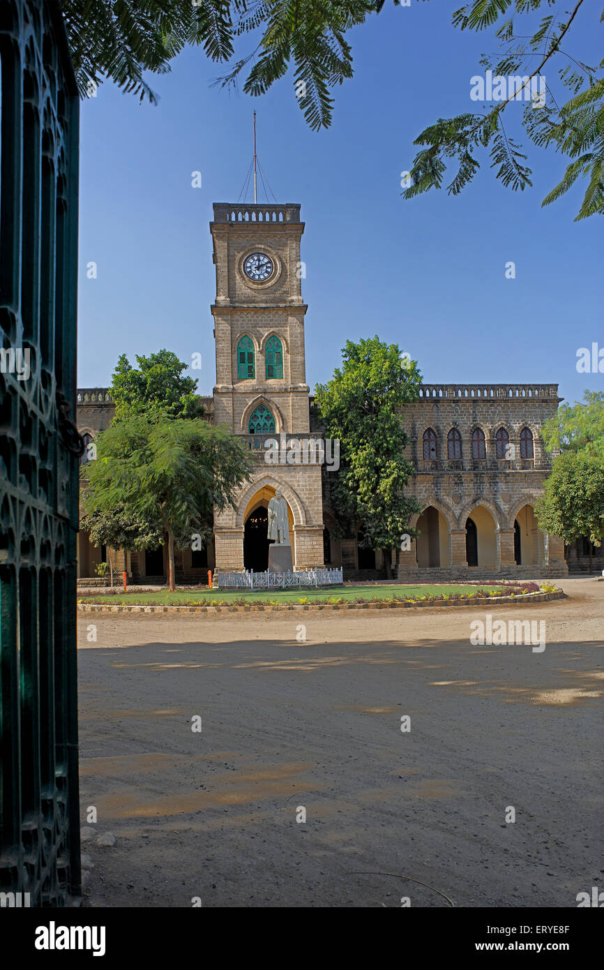 Rajkumar College , tour de l'horloge ; Rajkot ; Gujarat ; Inde , asie Banque D'Images