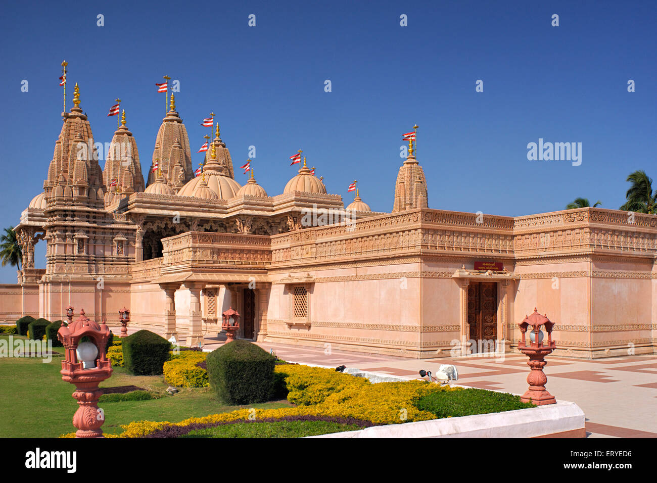 BAPS Shree Swaminarayan Mandir Aksharvadi ; district Junagadh ; Saurashtra ; Gujarat ; Inde , Asie Banque D'Images