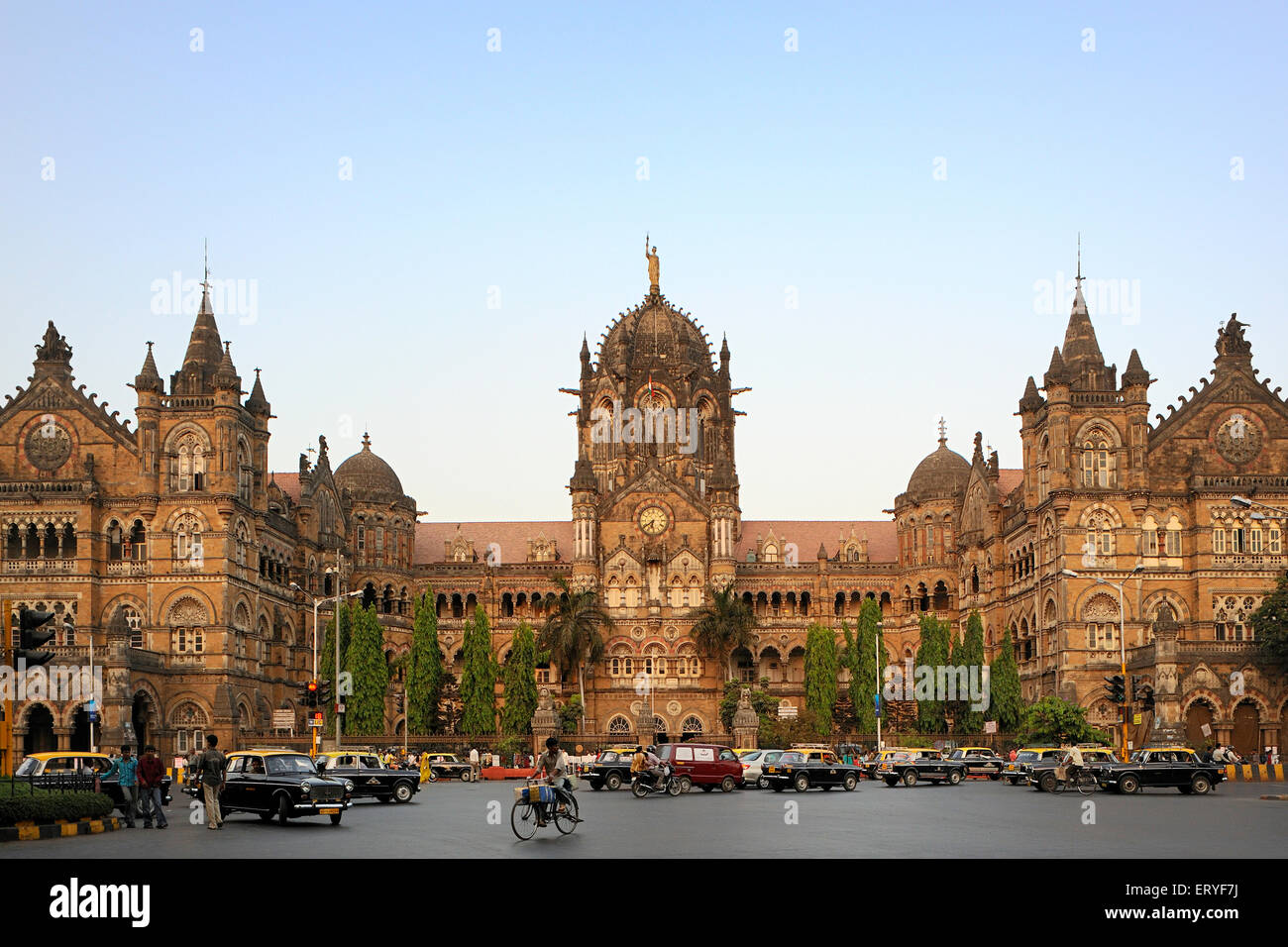 Victoria Terminus VT maintenant Chhatrapati Shivaji Terminus CST gare, Bombay, Mumbai, Maharashtra, Inde, Asie, site du patrimoine mondial de l'UNESCO Banque D'Images