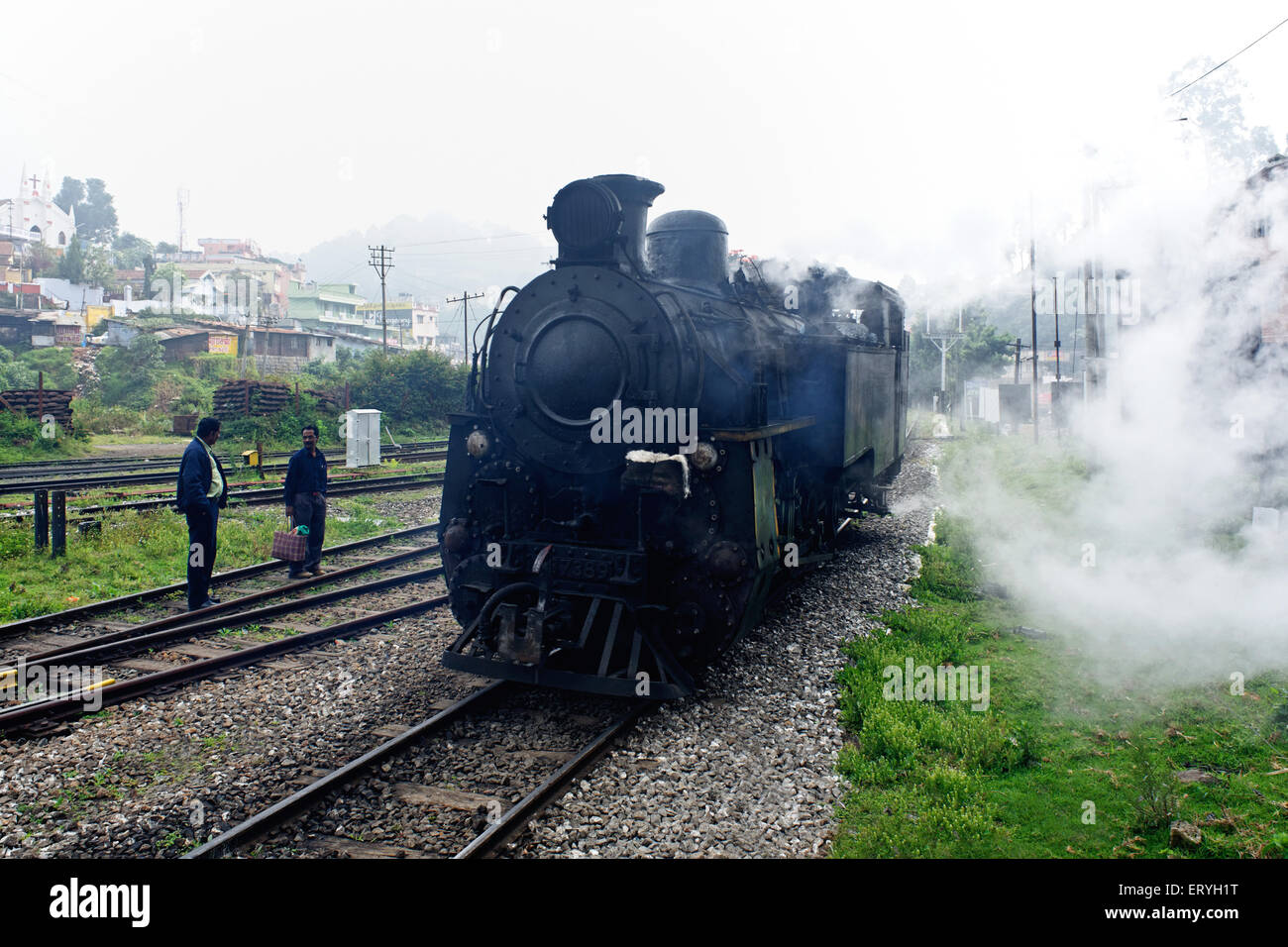 Train à vapeur , Coonoor , Ooty , Udagamandalam , Nilgiris , Tamil Nadu , Inde , Asie Banque D'Images