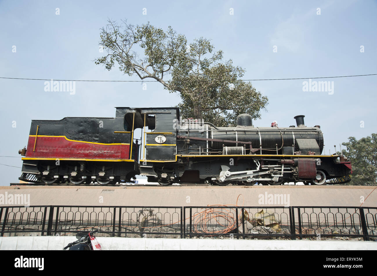 Ancien moteur rail à l'Uttar Pradesh, Inde Banque D'Images