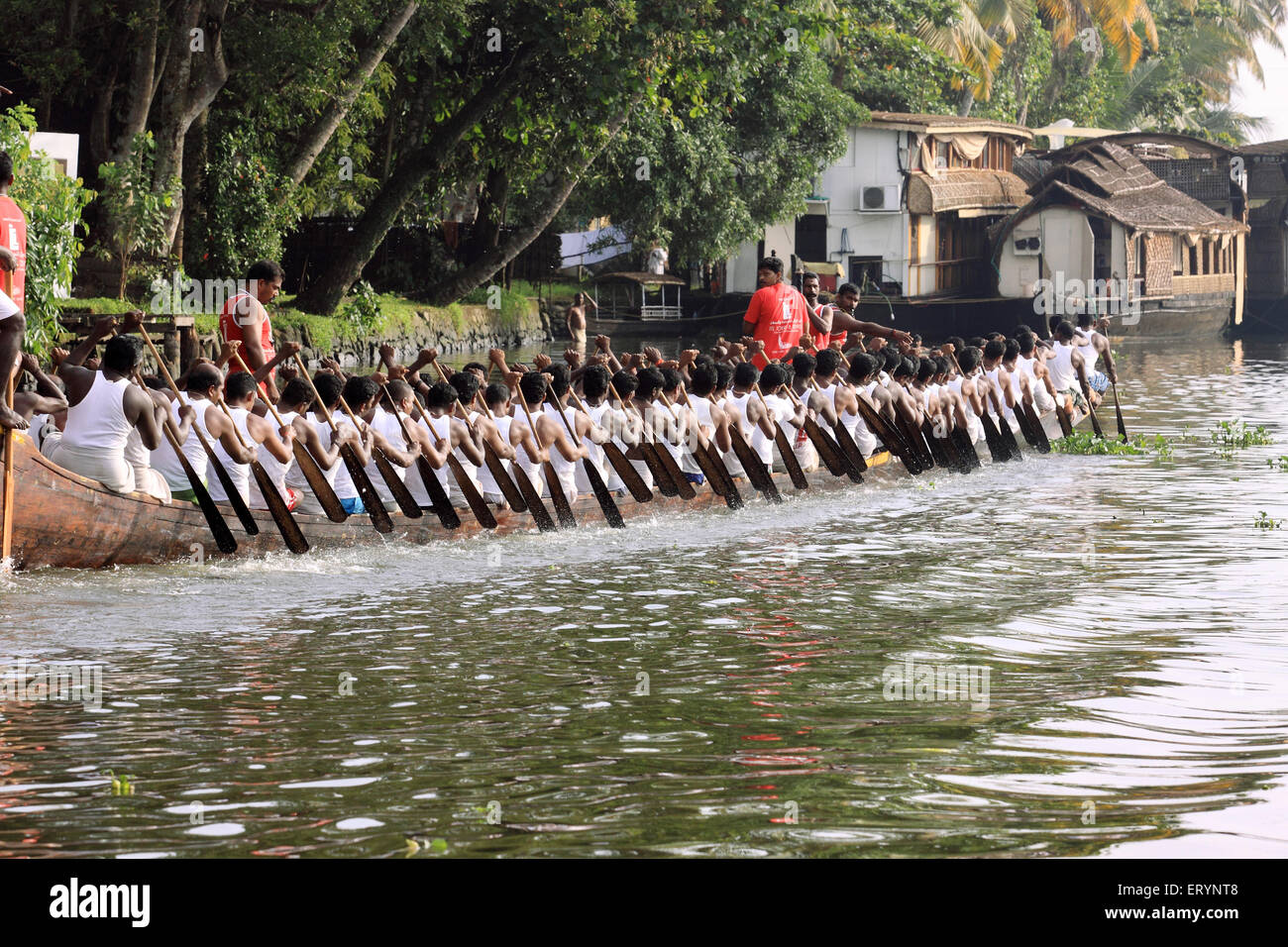 Snake boat race sur le lac punnamada Alleppey Alappuzha ; ; ; ; Inde Kerala Banque D'Images