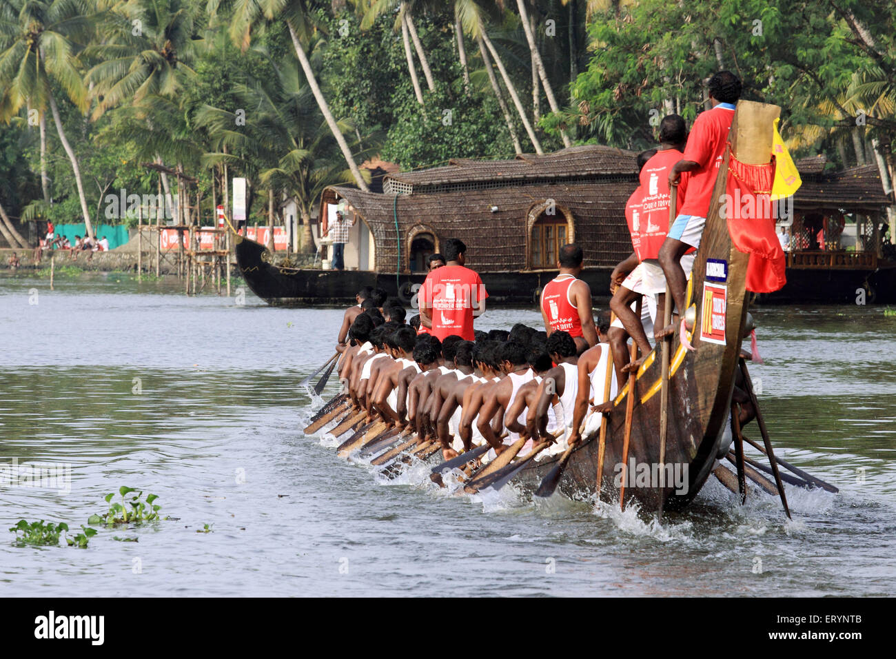 Snake boat race sur le lac punnamada Alleppey Alappuzha ; ; ; ; Inde Kerala Banque D'Images