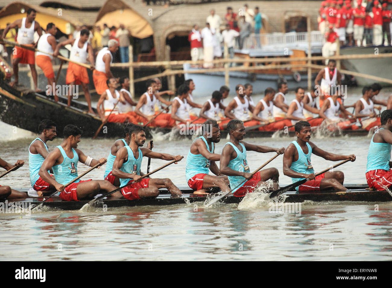 Snake boat race sur le lac punnamada Alleppey Alappuzha ; ; ; ; Inde Kerala NOMR Banque D'Images