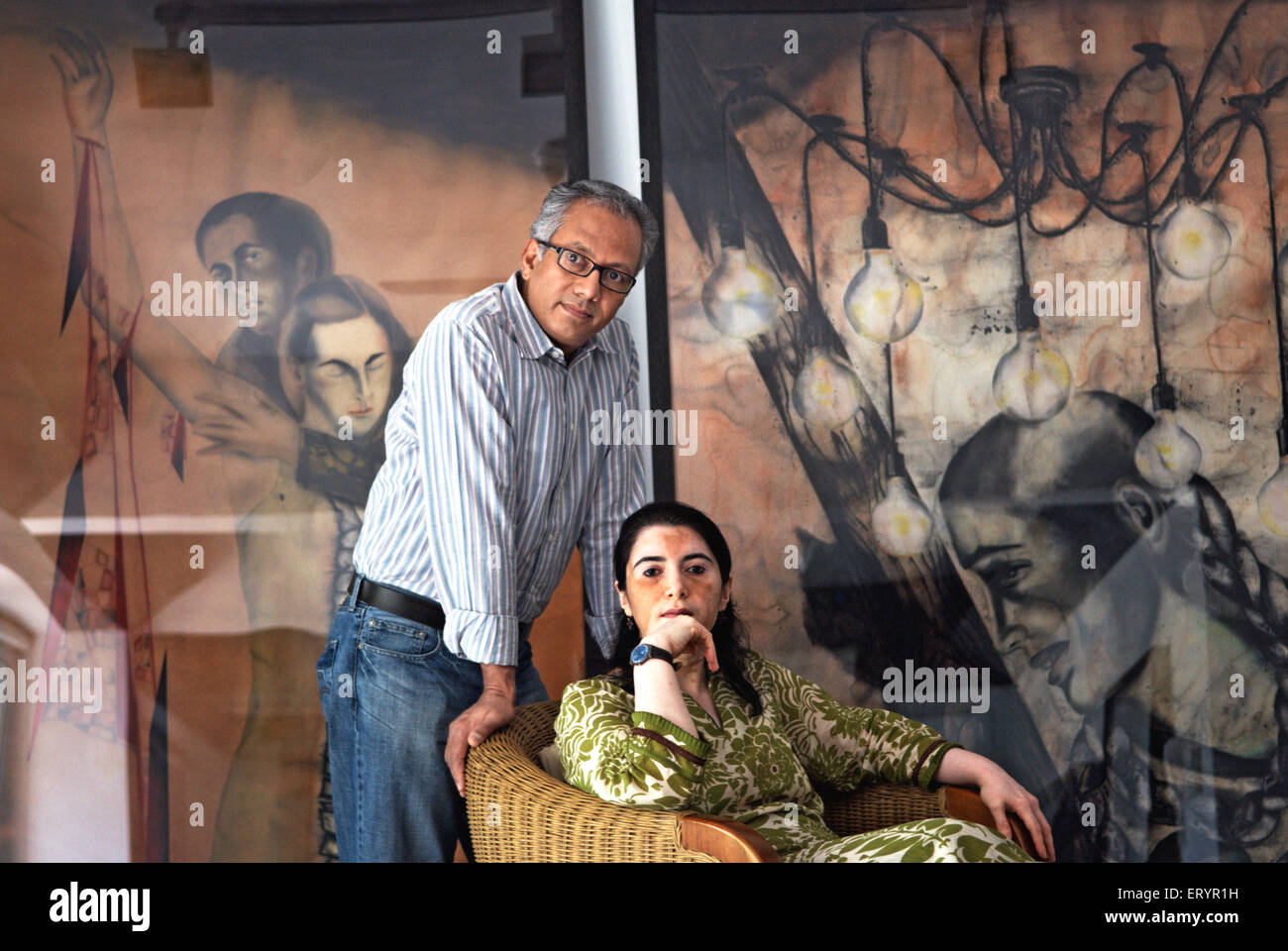 Atul Dodiya et Anju Dodiya , artistes indiens , peintres , Inde , Asie Banque D'Images