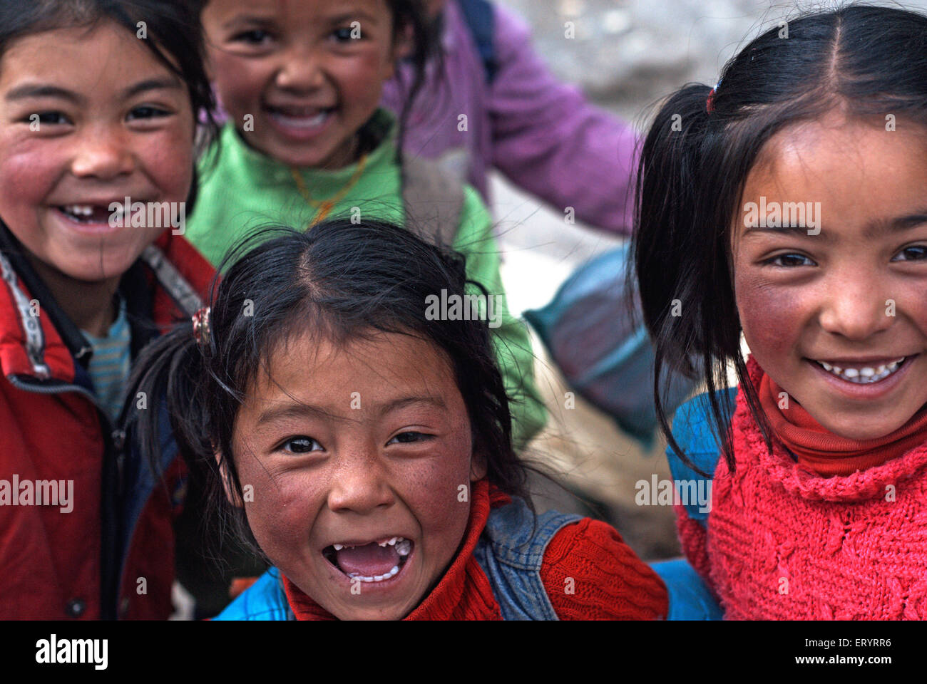 Les enfants ; Khalsti ; Ladakh ; Jammu-et-Cachemire en Inde ; PAS DE MR 9 Avril 2008 Banque D'Images