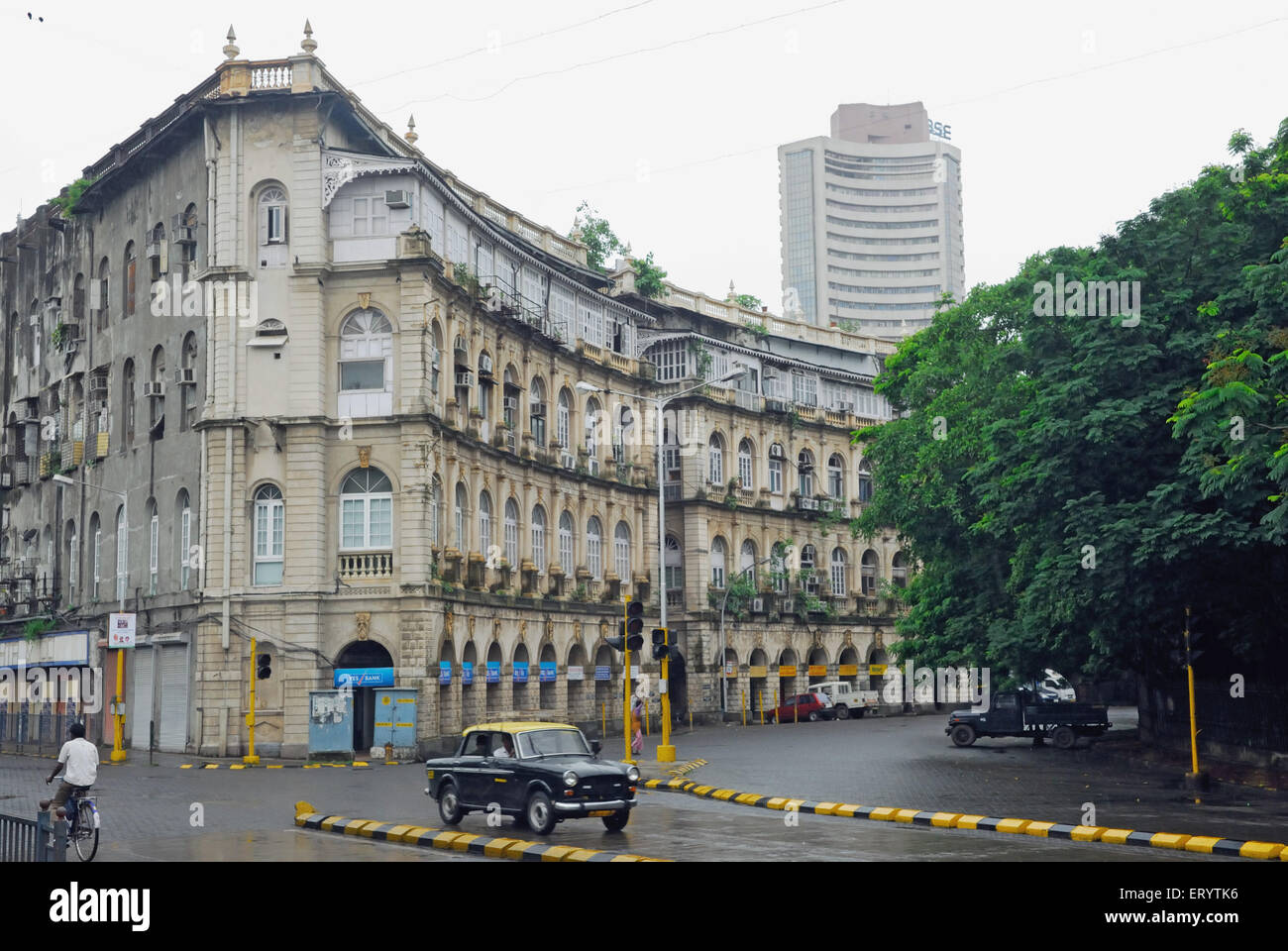 Des capacités en cercle horniman s. bhagat singh road ou menthe road Bombay Mumbai Maharashtra ; Inde ; Banque D'Images