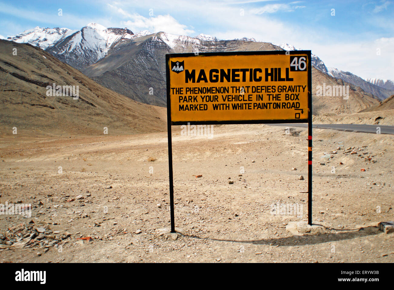 Panneau de Magnetic Hill ; Leh ; Ladakh ; Jammu-et-Cachemire ; Inde ; Asie Banque D'Images
