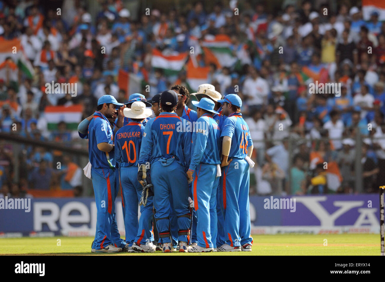 Équipe indienne de cricket les finales de la coupe du monde de cricket de l'ICC contre le Sri Lanka ont joué au stade Wankhede Bombay Mumbai Maharashtra Inde Banque D'Images