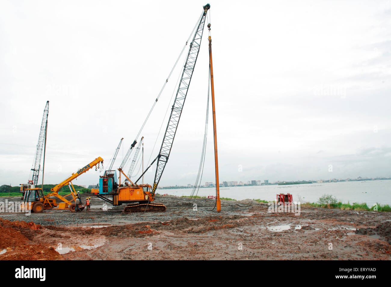 Terminal international de transbordement de conteneurs , terminal de Vallarpadam en construction , Kochi , Cochin , Kerala , Inde , Asie Banque D'Images