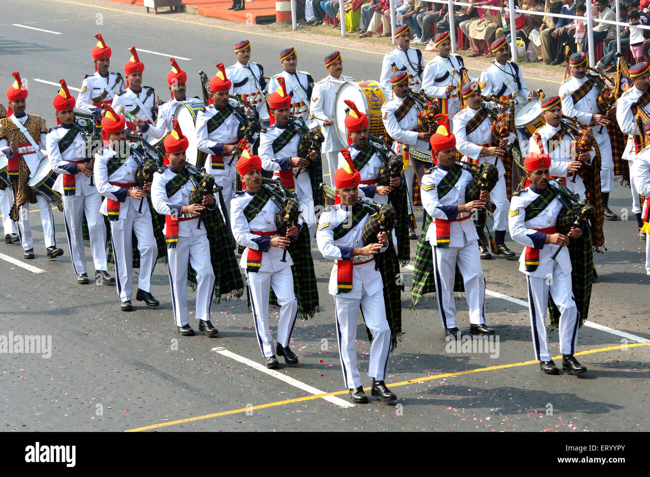 Défilé de la République par instrument de musique bagpipe jouant contingent , Calcutta , Kolkata , Bengale-Occidental , Inde , Asie Banque D'Images