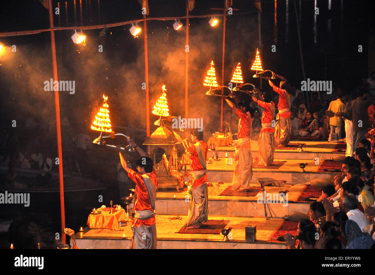 Ganga ganges arti à Varanasi ghat ; Uttar Pradesh en Inde ; - s/n 173477 Banque D'Images