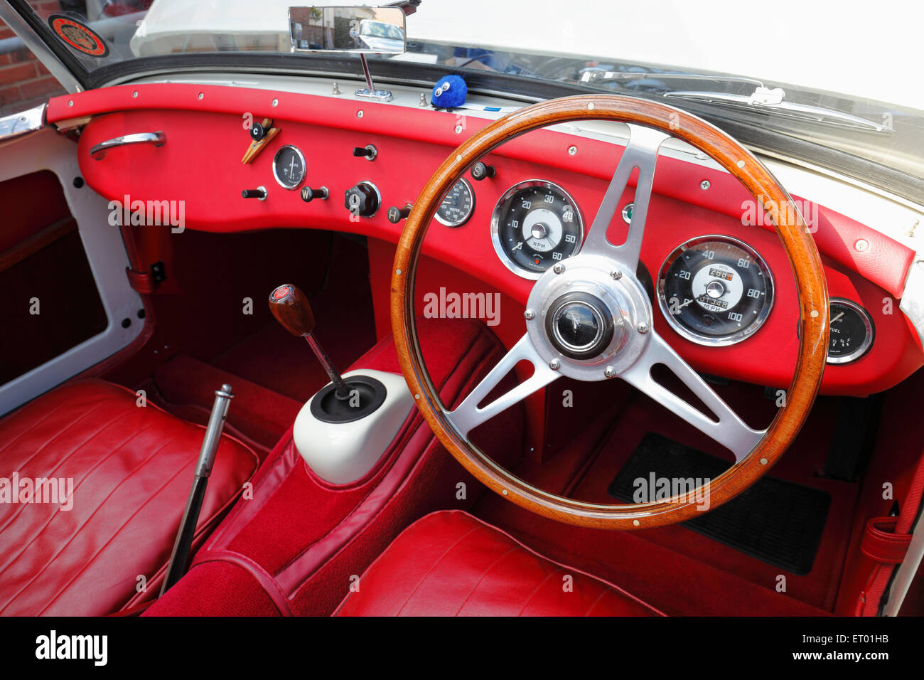 Planche de bord et l'intérieur de Classic vintage car. Banque D'Images