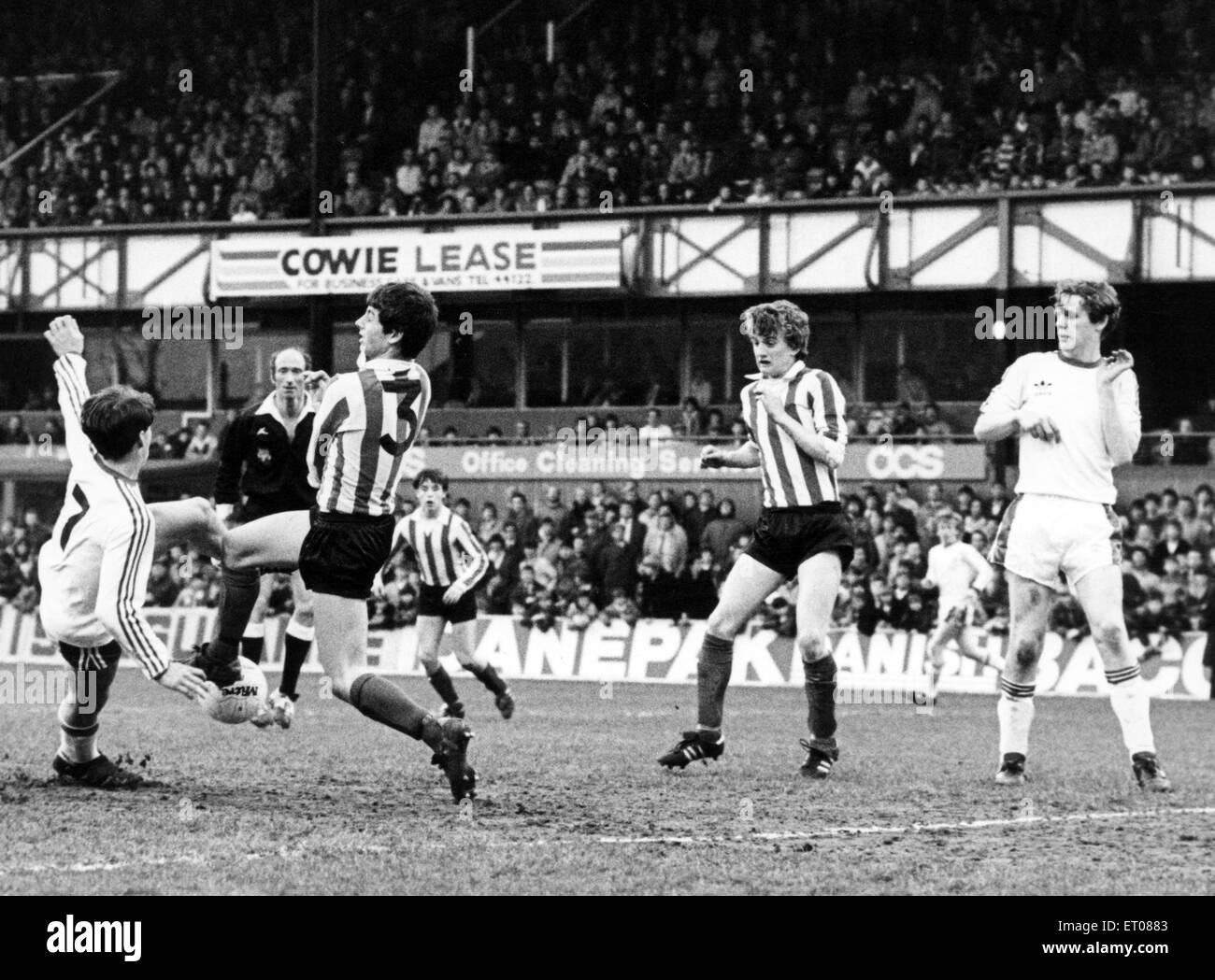 Les garçons Boro v Sunderland, Colin West a une salve facturés par David Wilson de Sunderland, le 10 mai 1983. Banque D'Images