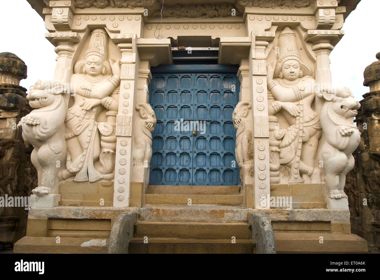 Kailasanatha temple en grès construit par le roi Pallava Narasimhavarman & fils Mahendra huit siècle ; Kanchipuram en Tamil Nadu Banque D'Images