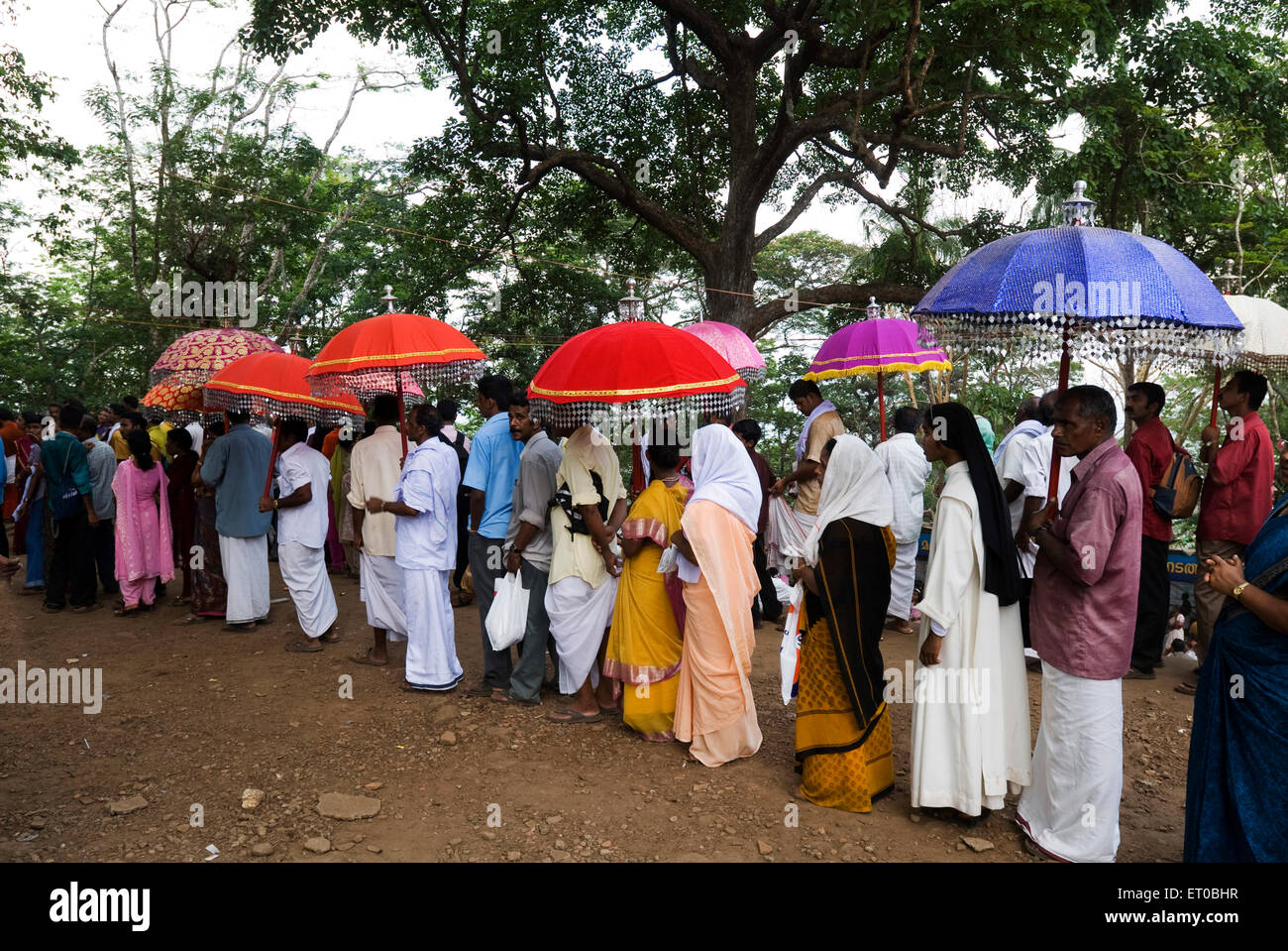 Procession, festival annuel de Malayatoor Perunal, Malayatoor Kurisumudy, Malayaattur Kurussumudi, église Saint Thomas, Ernakulam, Kerala, Inde, Asie Banque D'Images