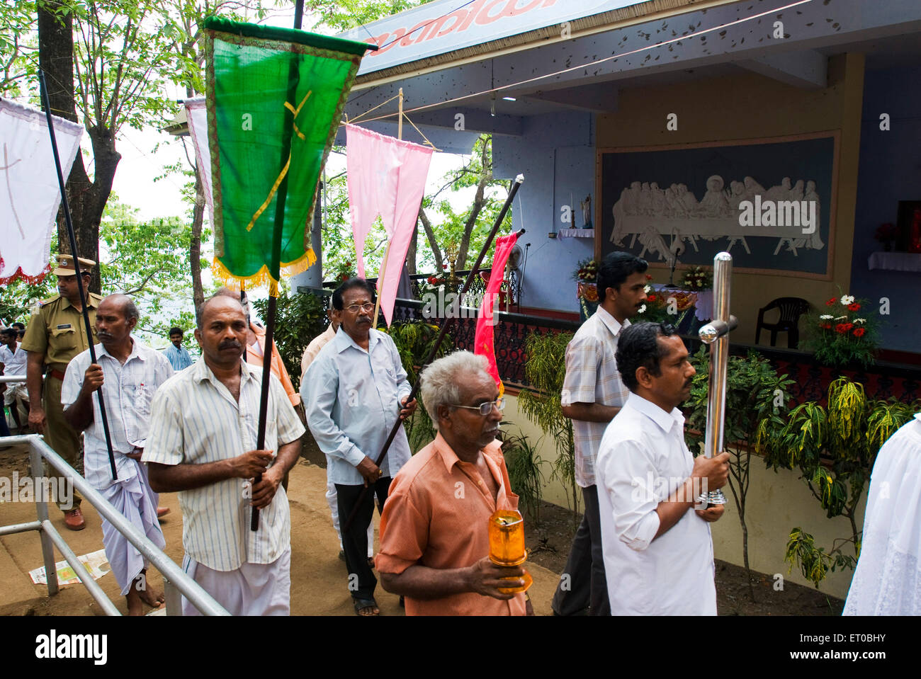 Procession, festival annuel de Malayatoor Perunal, Malayatoor Kurisumudy, Malayaattur Kurussumudi, église Saint Thomas, Ernakulam, Kerala, Inde, Asie Banque D'Images