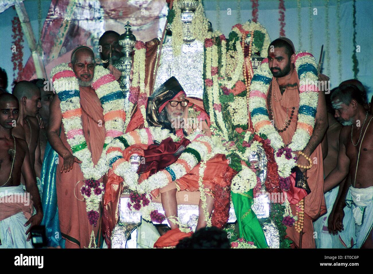 Sri Jayendra Saraswathi Shankaracharya, Jagadguru Shri Chandrasekharendra Saraswati Swamigal, Shankara Vijayendra Saraswathi, Kanchipuram, Inde Banque D'Images