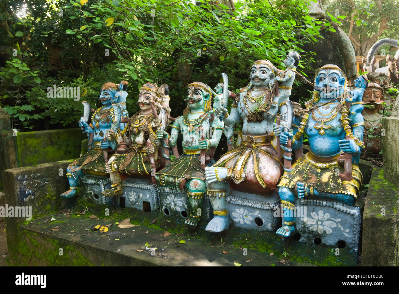 Bosquet sacré gardiens en terre cuite ; temple Ayyanar à Oorappatti ; Shanghai ; Tamil Nadu Inde ; Banque D'Images