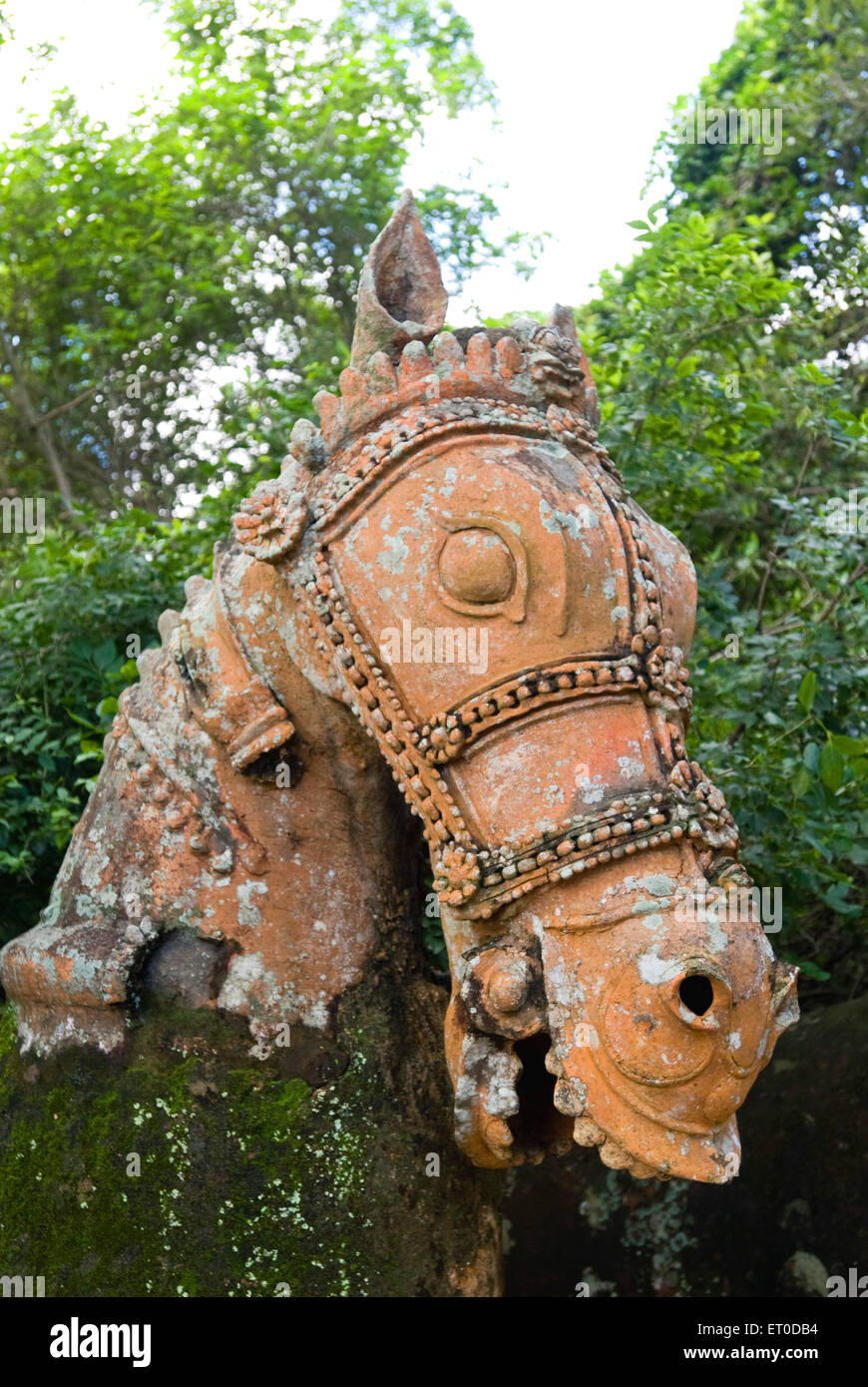 Bosquet sacré cheval en terre cuite au temple Ayyanar Oorappatti ; Shanghai ; ; ; Tamil Nadu Inde Banque D'Images