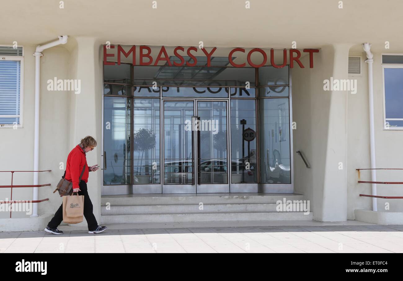 L'Art Déco moderniste / entrée de cour de l'Ambassade à Brighton. Photo par James Boardman Banque D'Images