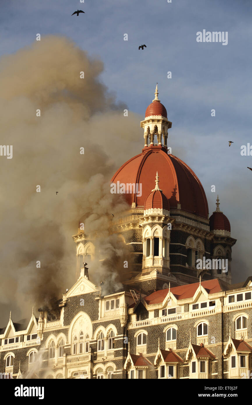 Taj Mahal incendie de l'hôtel, 2008 attaque de Bombay, attaque terroriste, attaque terroriste, Bombay, Mumbai, Maharashtra, Inde, 26 - novembre - 2008 Banque D'Images