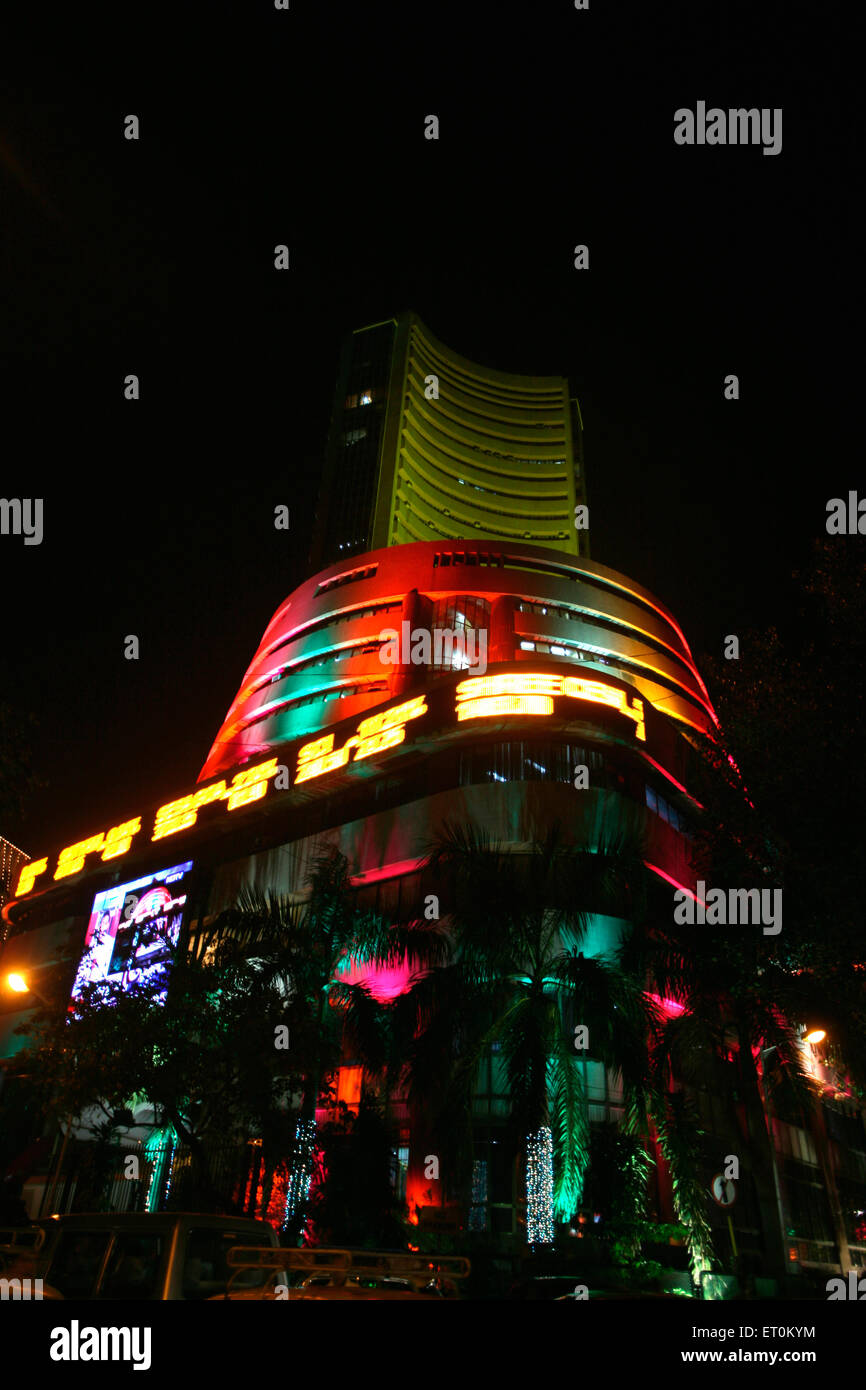 Bombay Stock Market décoré de lumières pendant Diwali célébrations Deepawali dans Bombay Mumbai Maharashtra ; Inde ; Banque D'Images