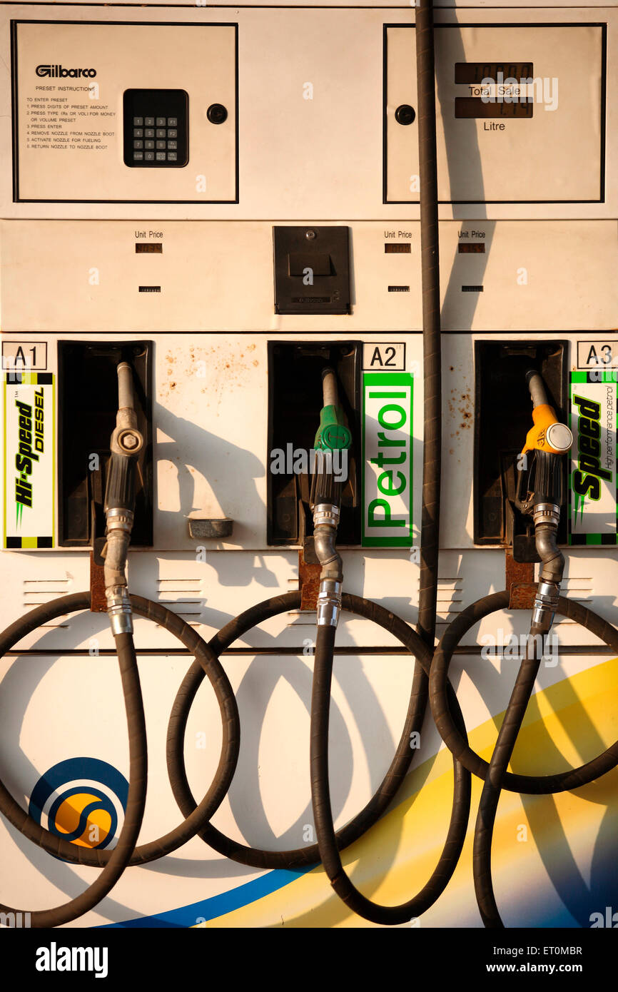 Pompe à essence, pompe à essence, distributeur de carburant, distributeur de carburant essence, Inde, pompe à essence indienne Banque D'Images