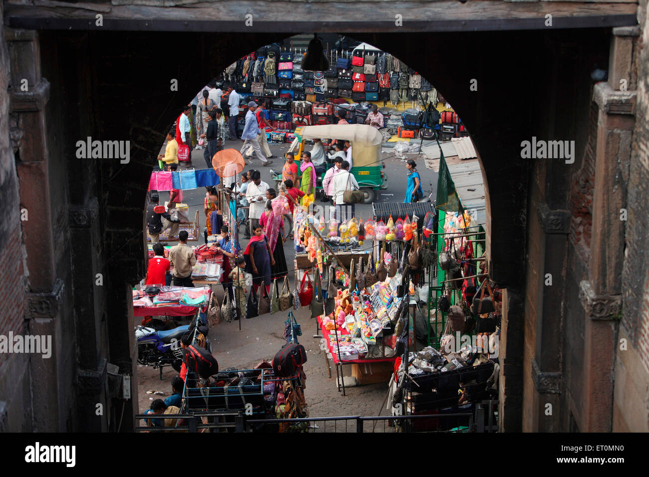 Vue de l'arche à l'entrée du marché de Bhadra fort à Ahmedabad Gujarat ; Inde ; Banque D'Images