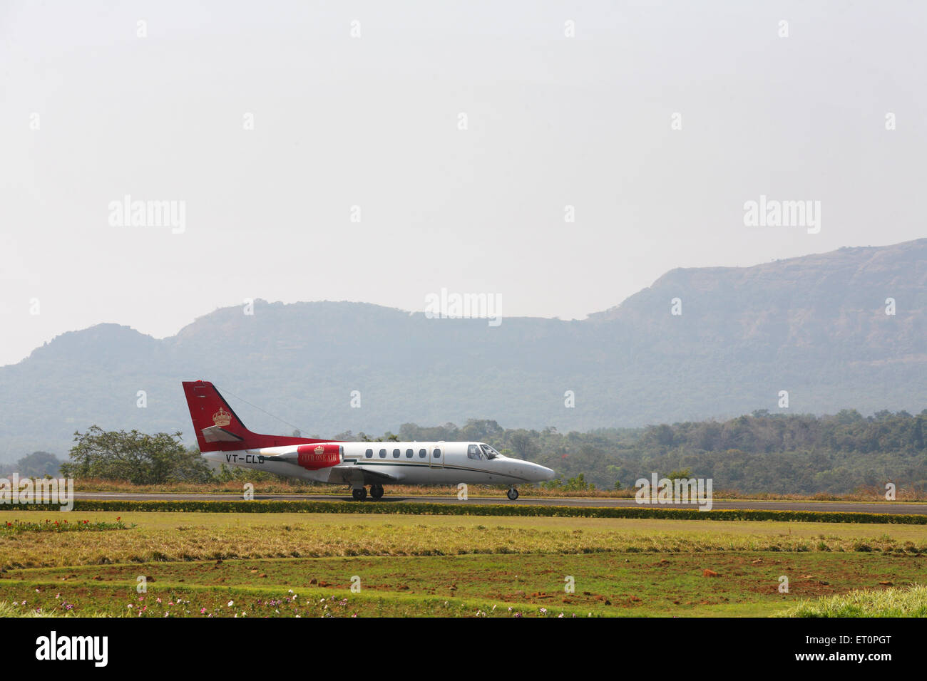 Vol inaugural de l'atterrissage à l'aéroport de Lonavala aamby valley ; ; ; Maharashtra Inde Banque D'Images