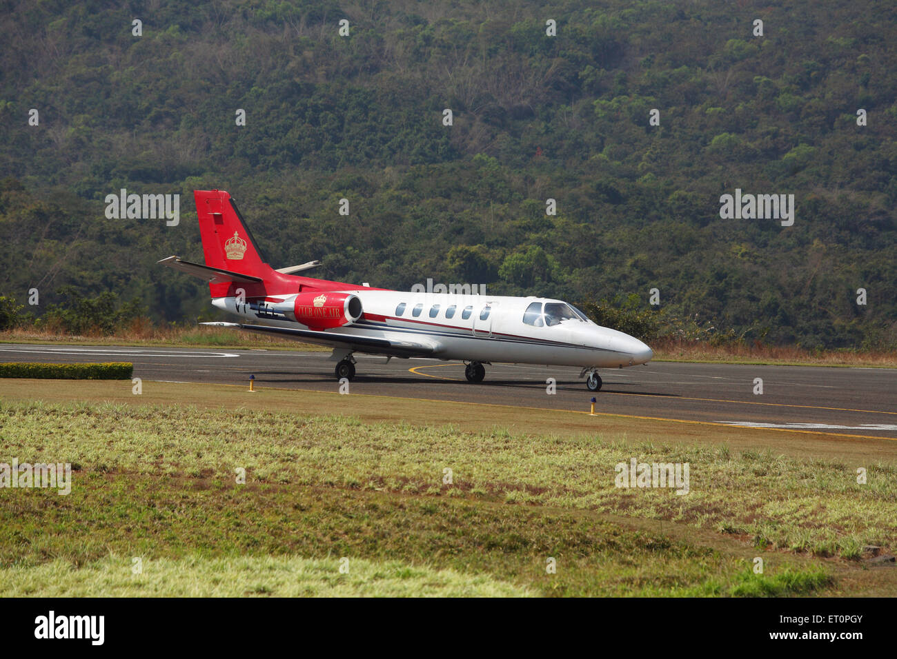 Vol inaugural de l'atterrissage à l'aéroport de Lonavala aamby valley ; ; ; Maharashtra Inde Banque D'Images