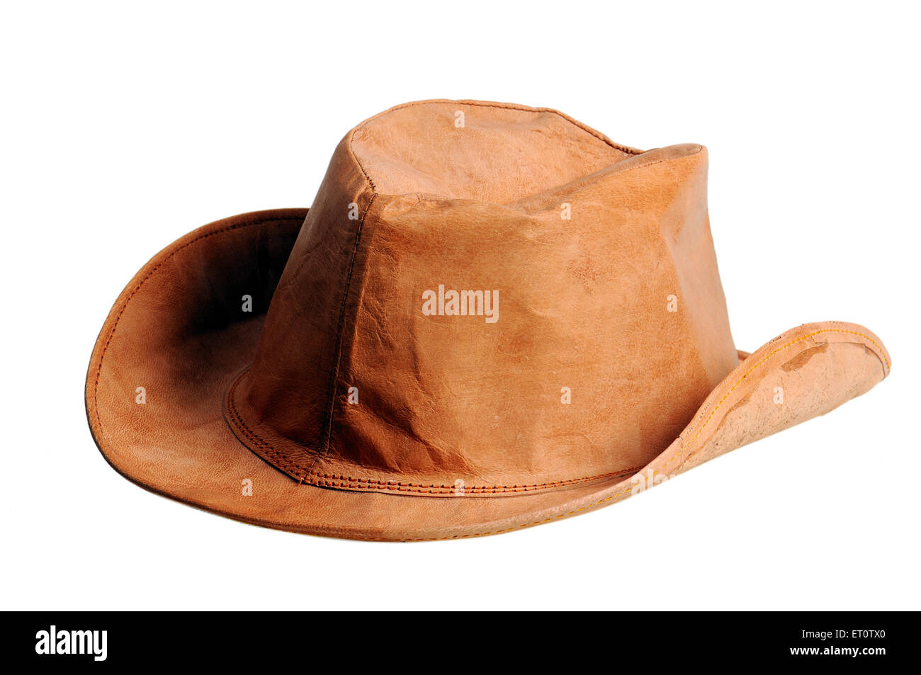 chapeau en cuir marron sur fond blanc Banque D'Images