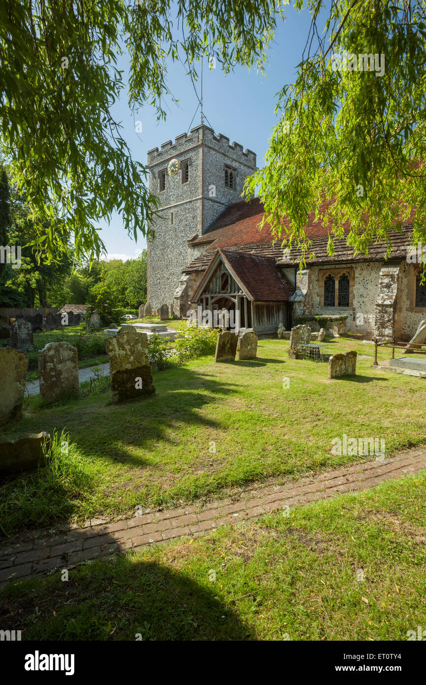 Après-midi de printemps à l'église St Mary dans In Ringmer, East Sussex, Angleterre. Banque D'Images