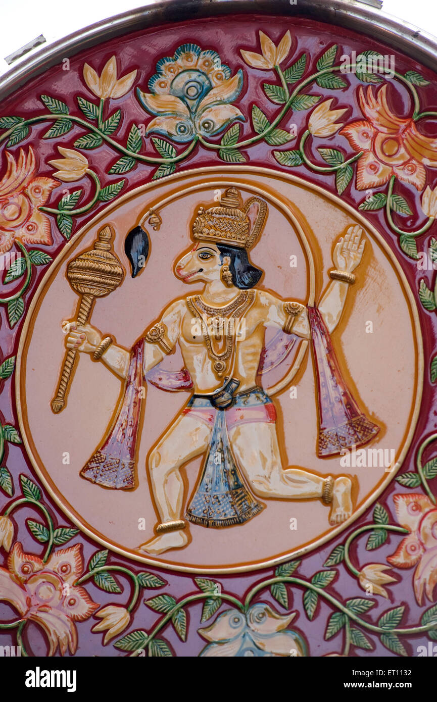 Travail de secours sur argile de Chine Floral design à Pune Maharashtra Inde Asie 2011 Banque D'Images